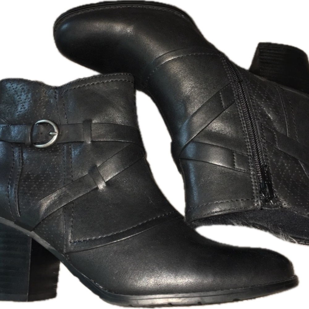 Baretraps Laura Ankle Boots Harness Wrap EUC Size 9
